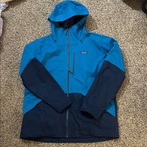 Patagonia Men's Teal and Navy Waterproof Shell